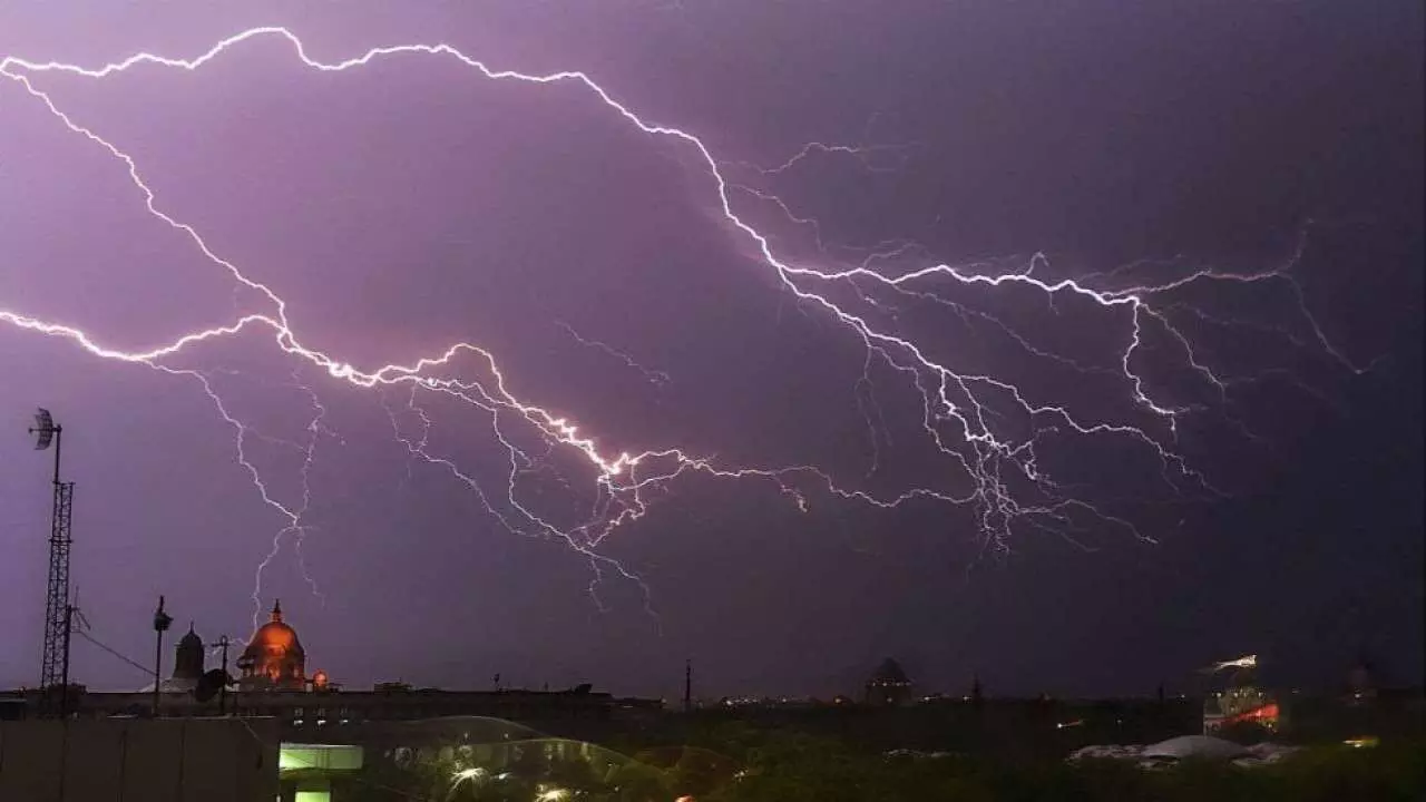 NCR weather update: Light to heavy rain with thunderstorms likely in Delhi, Noida and adjoining areas today NCR weather update: Light to heavy rain with thunderstorms likely in Delhi, Noida and adjoining areas today
